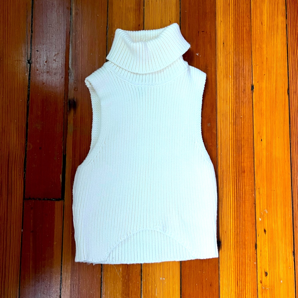 Cropped turtleneck tank